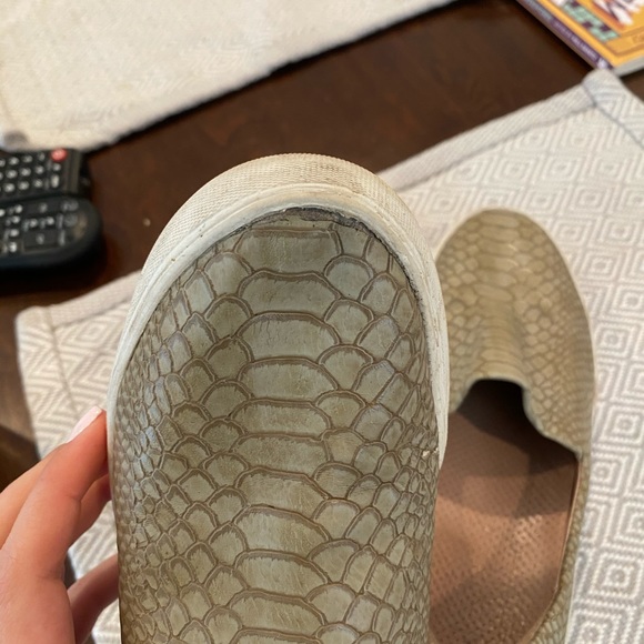 J/SLIDES Ariana Snakeskin slides - Picture 6 of 6